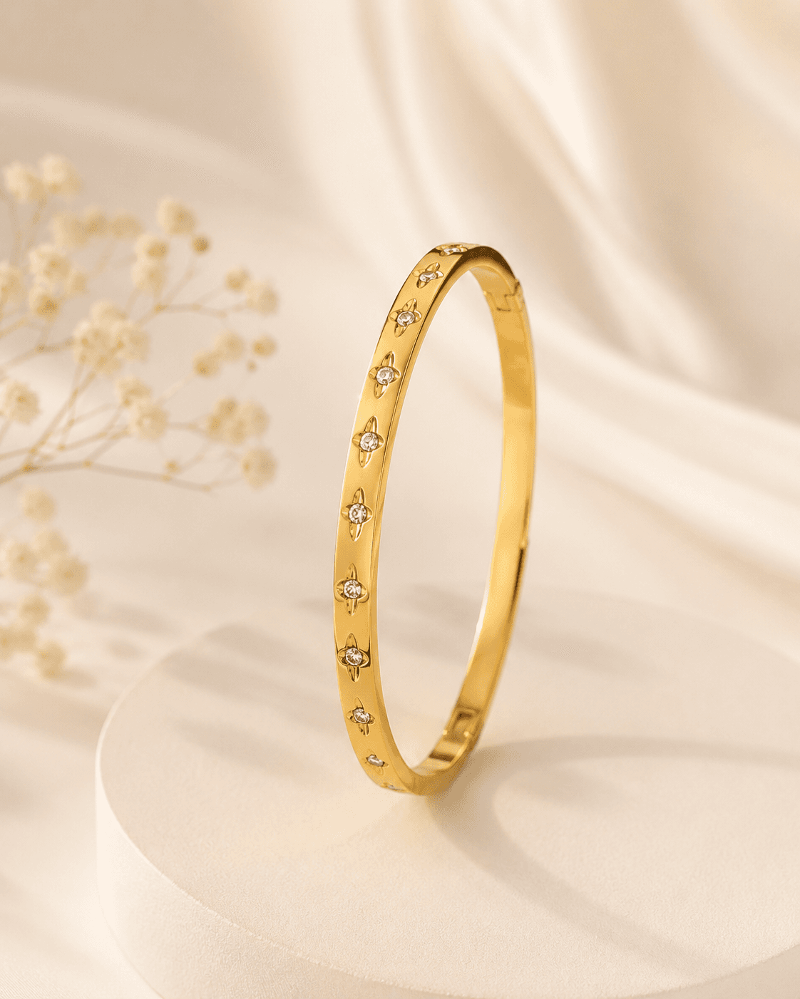 Title: Anti Tarnish Gold Crystal Star Bangle size 2.6